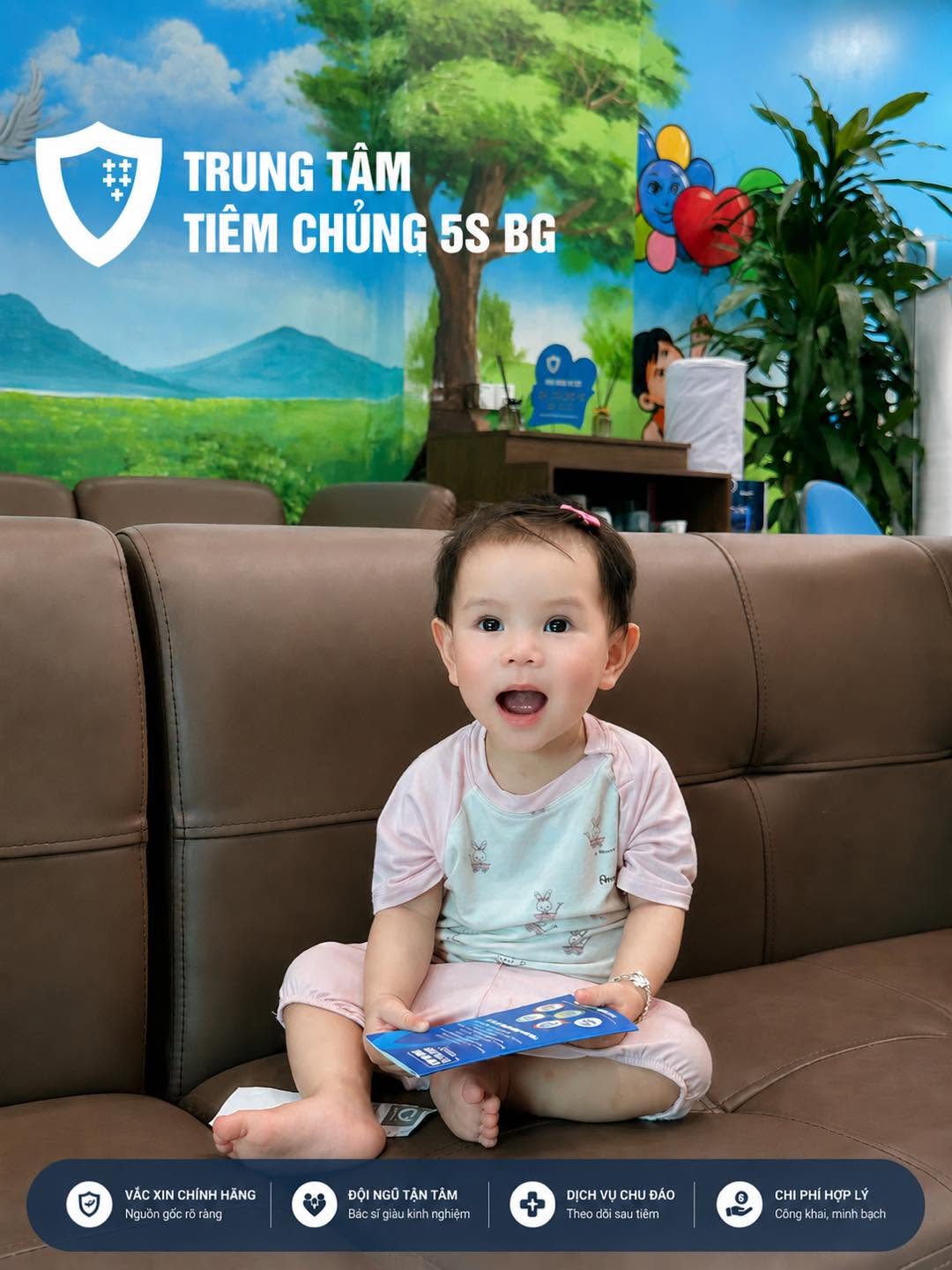 Em bé tại Trung tâm Tiêm chủng 5S BG