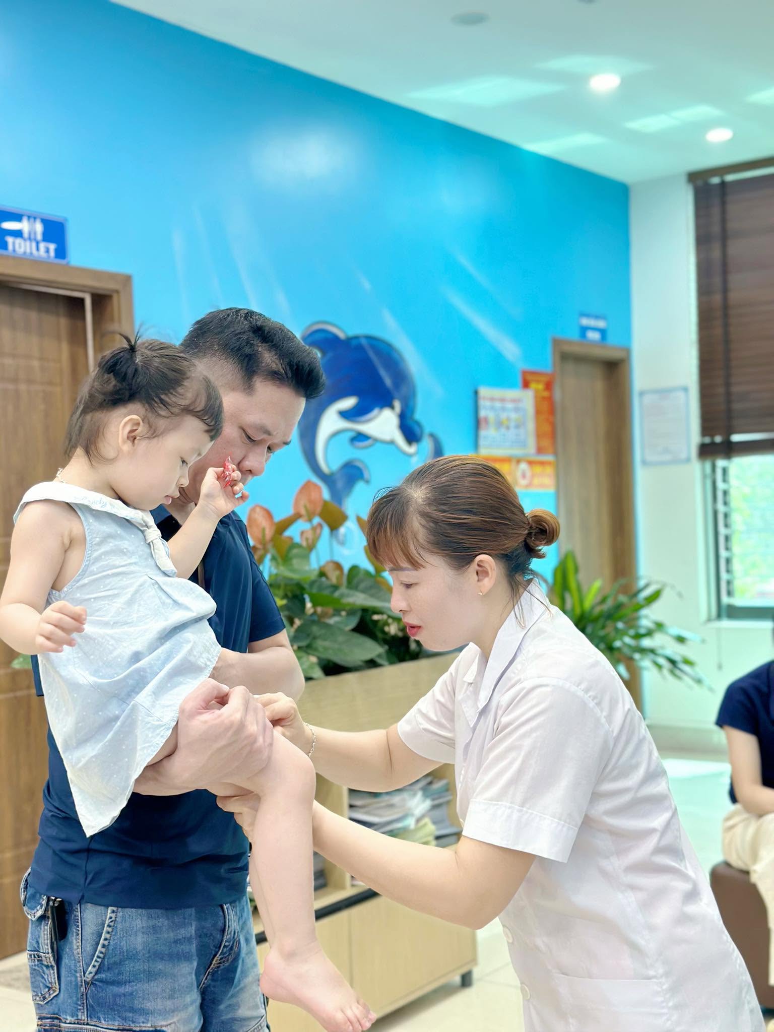 Tiêm chủng vaccine